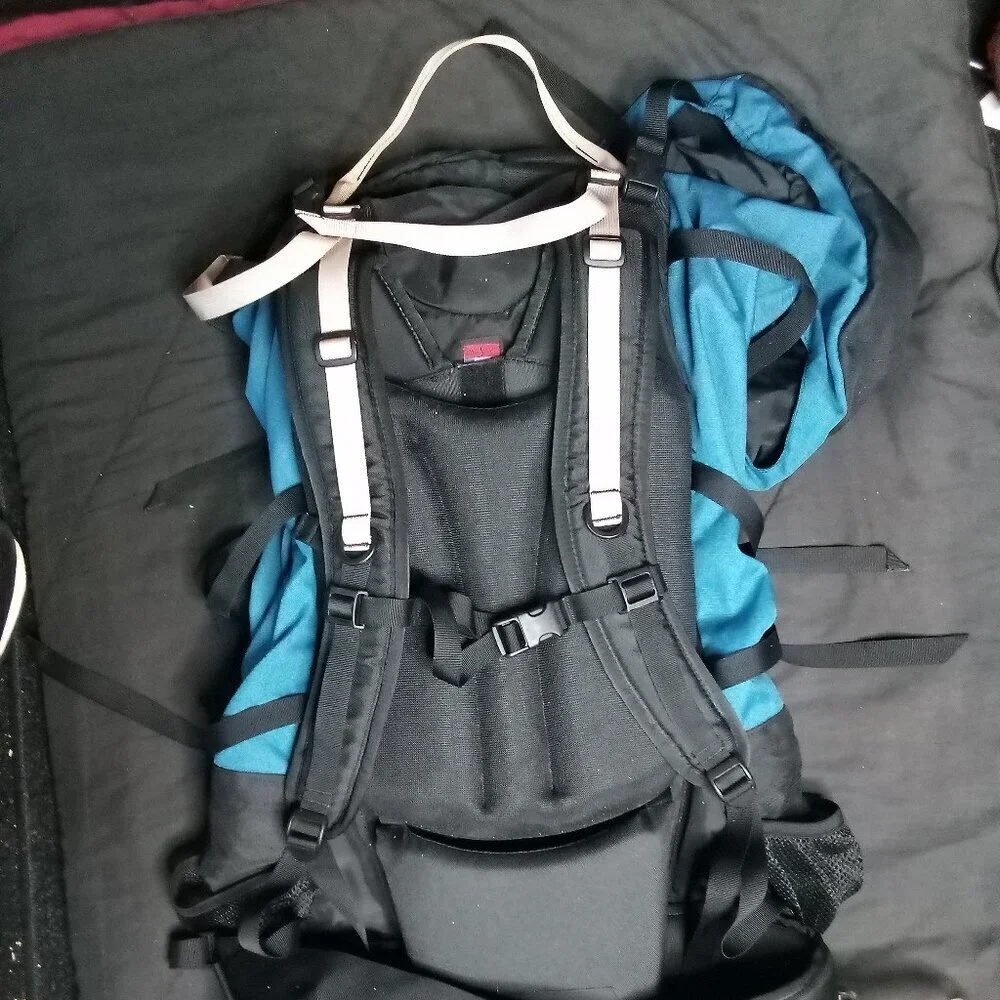 The North Face Lookout Hiking Camping Backpack